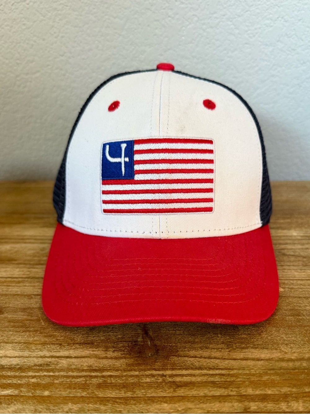Men’s Short Par 4 Red, White & Blue Flag Trucker Hat